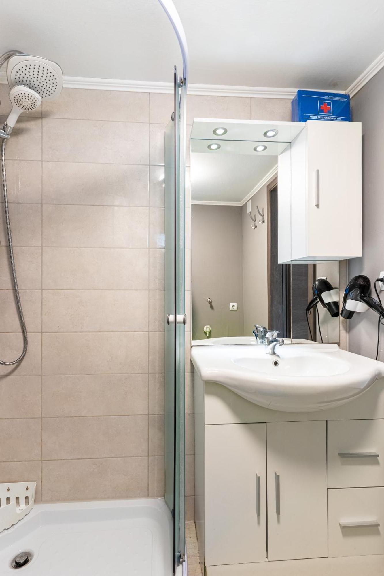 Kuca Matanovic Apartment Крес Екстериор снимка
